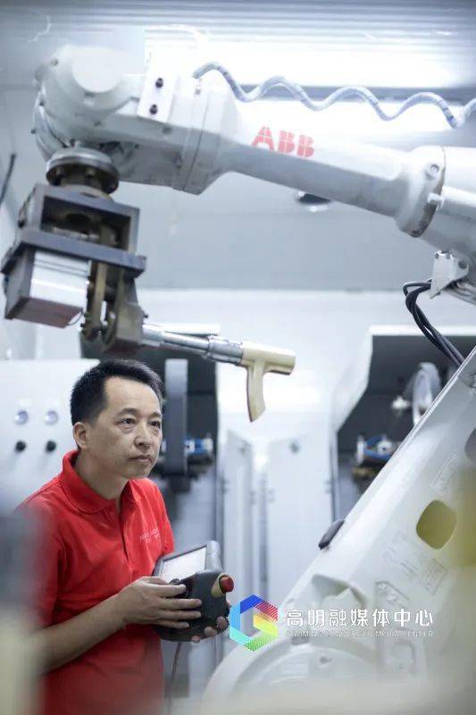 今天,向他们致敬