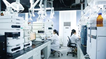 记中国检科院国家科技进步奖二等奖获得者张峰团队